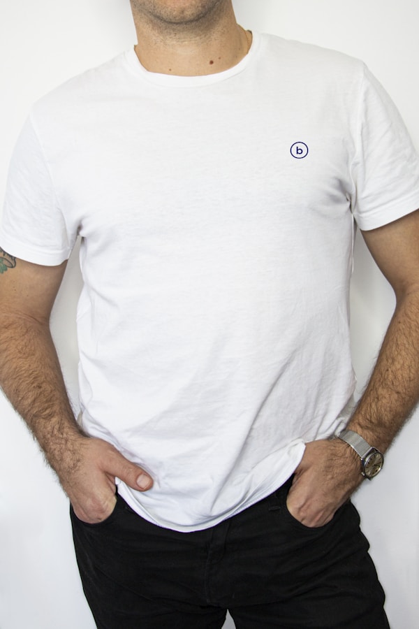 Men Checked Polyester Round Neck T-Shirt