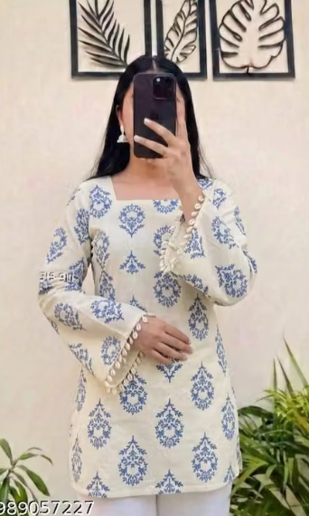 Women's Checked Bell Sleeve Kurti
