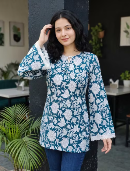 Women's Striped Mandarin Collar Kurti