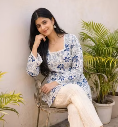 Women's Striped Collar Kurti