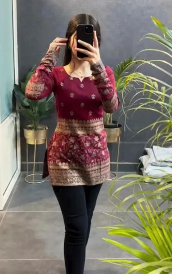 Women's Solid Mandarin Collar Kurti