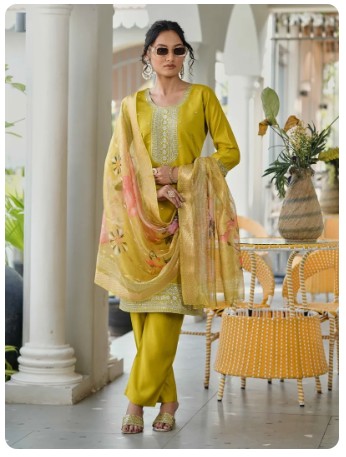 Women's Light Festive Set